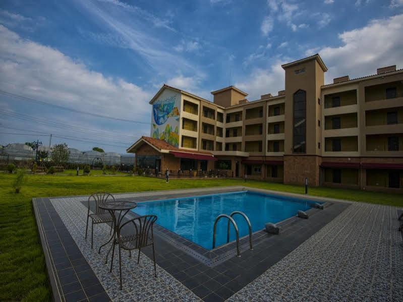 Famille Spa Resort Согвипхо Экстерьер фото